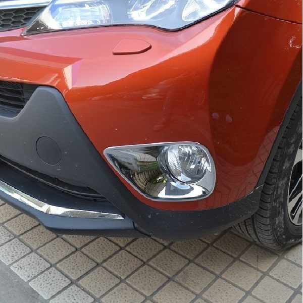 Хромированные накладки на передние ПТФ Toyota Rav-4 (2013-2015)